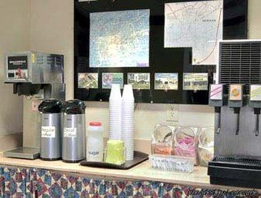 Hotel Super 8 Newnan Restaurant photo